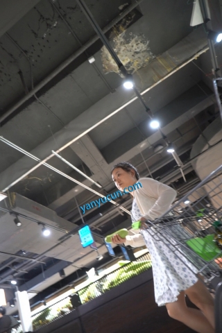 kc1611（空城原创）连衣裙微胖少妇逛超市，黑窄N紧裹肥臀