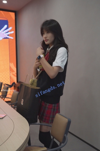 (BC-B-221)制服jk系列6部合辑..外纯内骚蕾丝内..一箭双雕姐妹