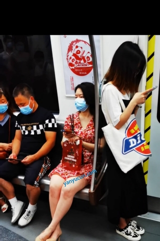 kds.011青春气质小姐姐穿着黑色骚丁